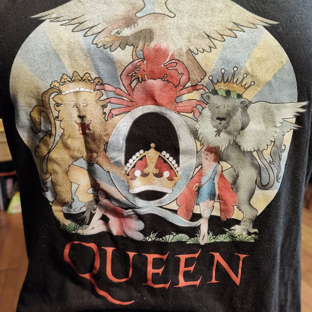 Torrid Queen Official Tshirt size 1x 16 band tee music